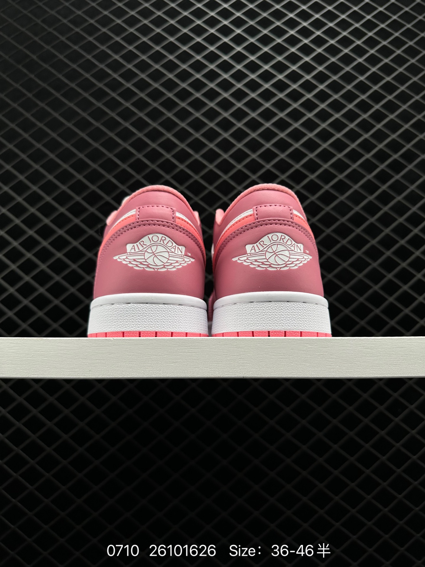 NIKE AIR JORDAN 1 LOW